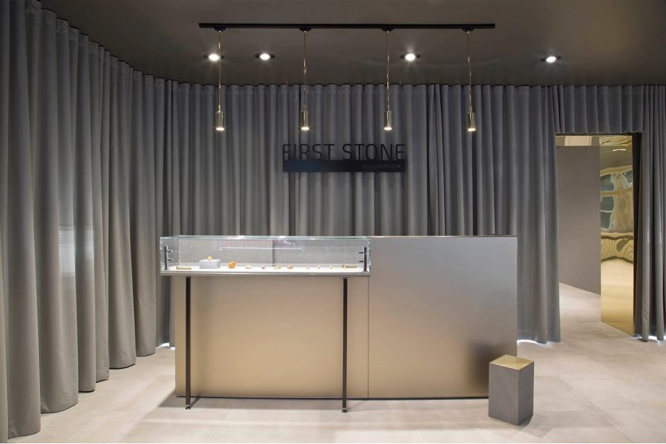 現(xiàn)代輕奢珠寶店展柜設(shè)計效果圖