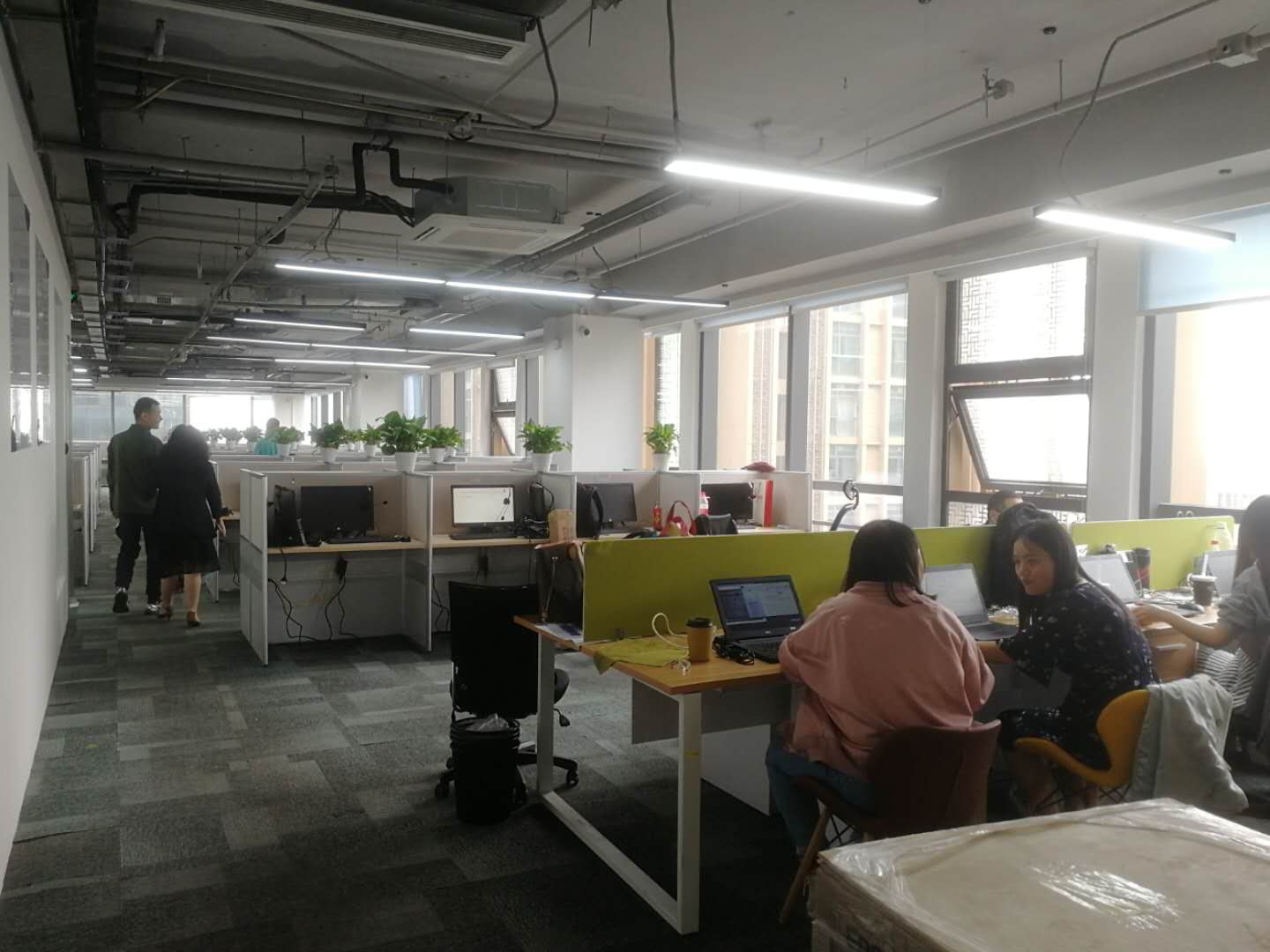信鼎公司成都分公司辦公室裝修實(shí)景圖（4）