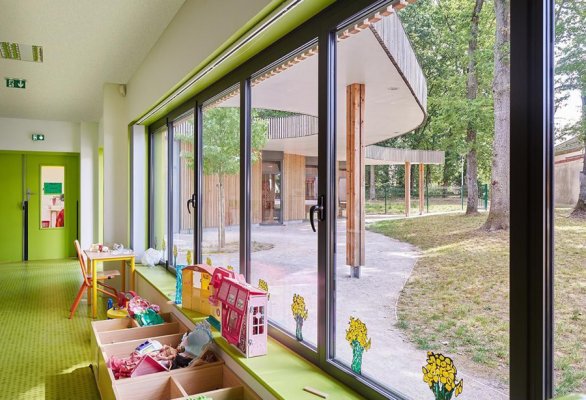幼兒園裝修完滿5個(gè)月了能上學(xué)嗎？